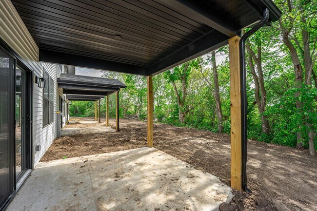 Building Photo - 11586 Willowbrook Rd