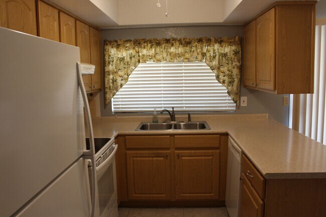 Building Photo - Central Mesa - No HOA with 3 bedrooms