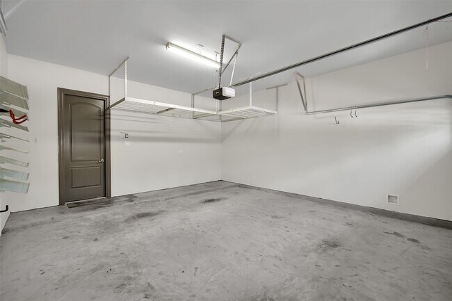 Building Photo - 111 Aventura Pl