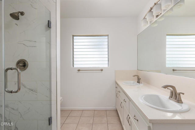 Building Photo - 2075 Linda Flora Dr