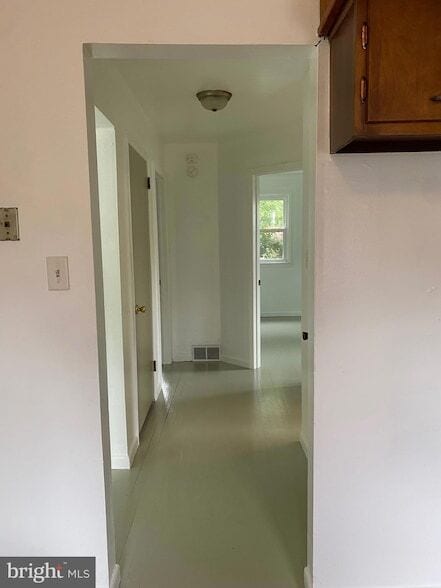 Building Photo - 4 Riviera Dr