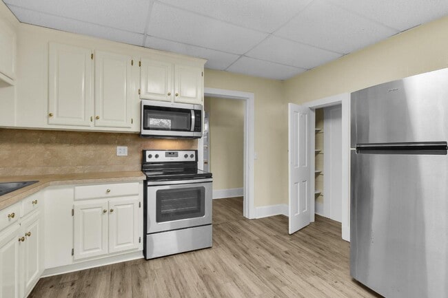 Building Photo - 1110 N Pasteur St