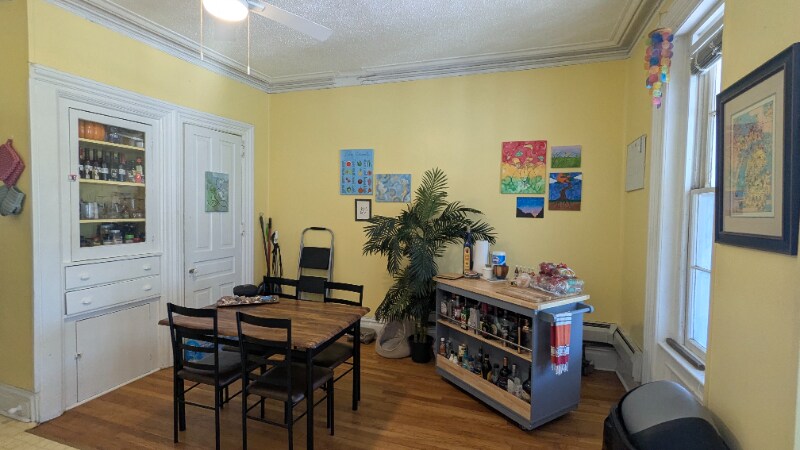 Building Photo - 346 S Rose St