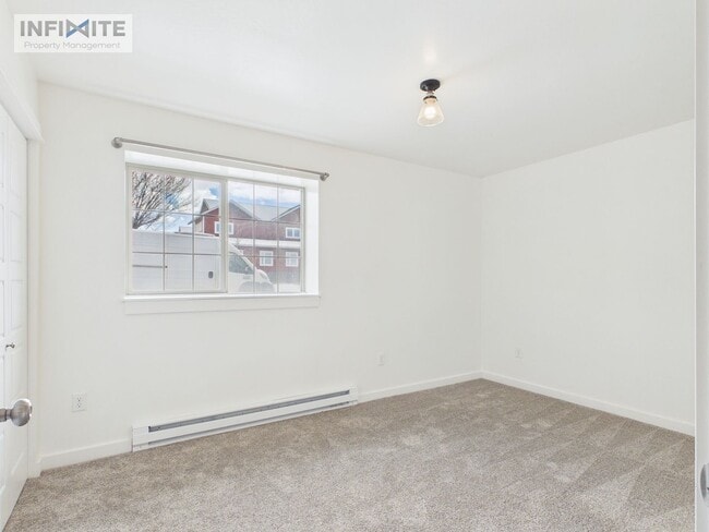 Building Photo - Modern 2 Bed / 2 Bath Apartment with Fireplace & Stainless Appliances