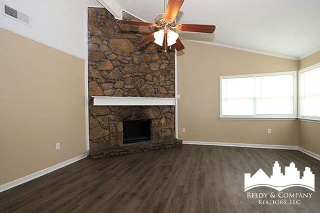 Building Photo - 6333 Raible Dr