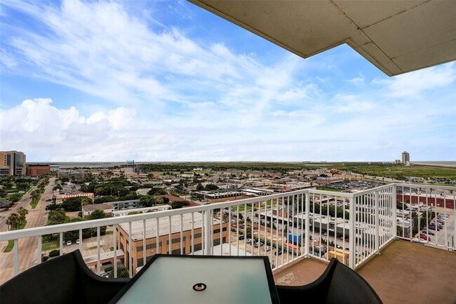 Building Photo - 500 Seawall Blvd