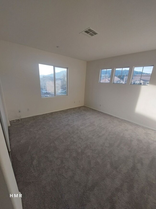 Building Photo - Stunning Two-Story Home with 4 Bedrooms an...