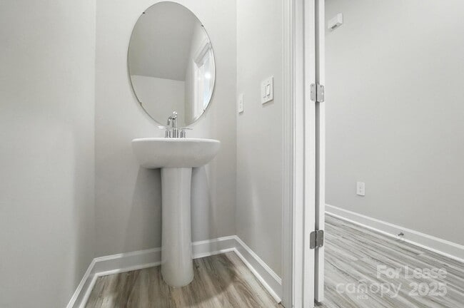 Building Photo - 1741 Braemar Vlg Dr