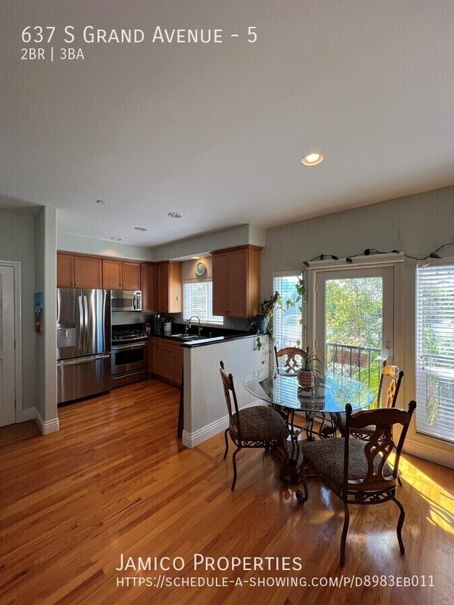 Building Photo - 637 S Grand Ave