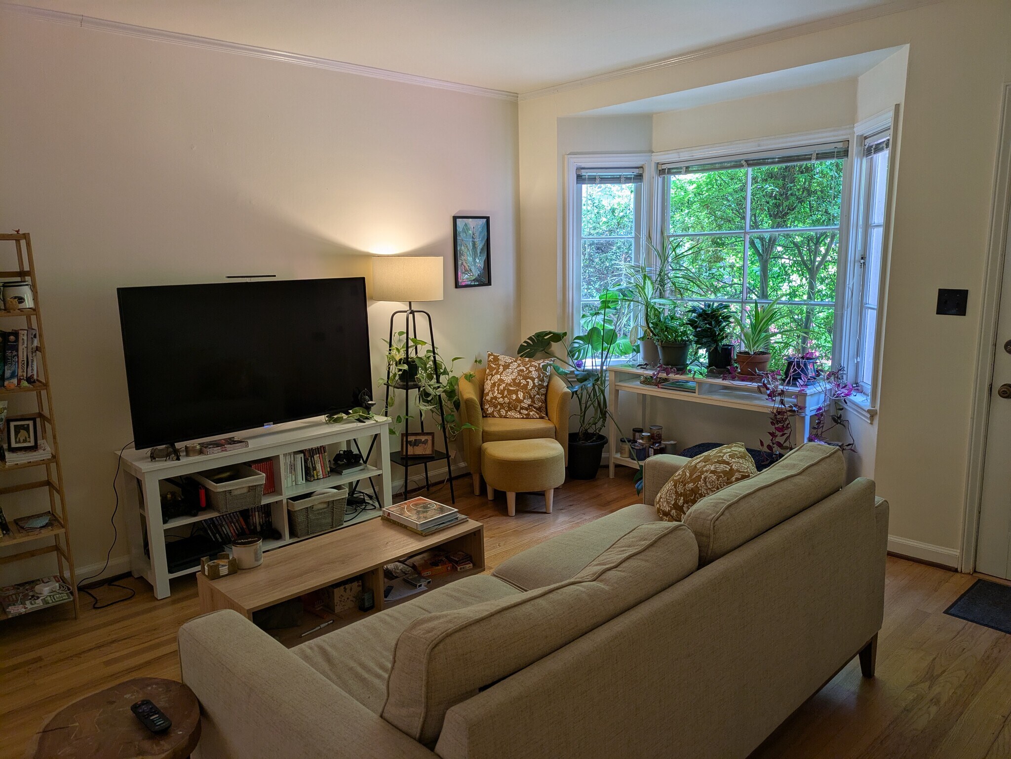 Building Photo - 636 NE 30th Ave