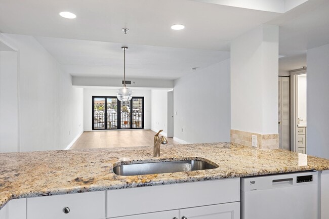 Building Photo - 1501 Marina Isle Way