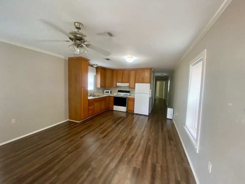 Building Photo - 4019 MS-44