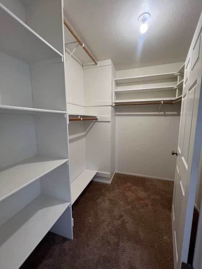 Building Photo - NICE 3 BEDROOM, 2.5 TOWNHOUSE W/ 2 CAR GAR...