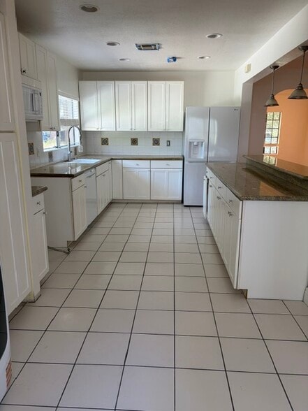 Building Photo - 4141 Irving Pl