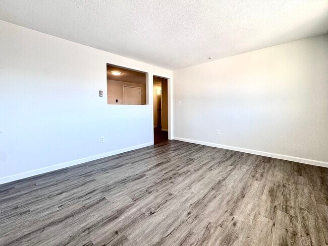 Building Photo - 50-58-58 Walnut St