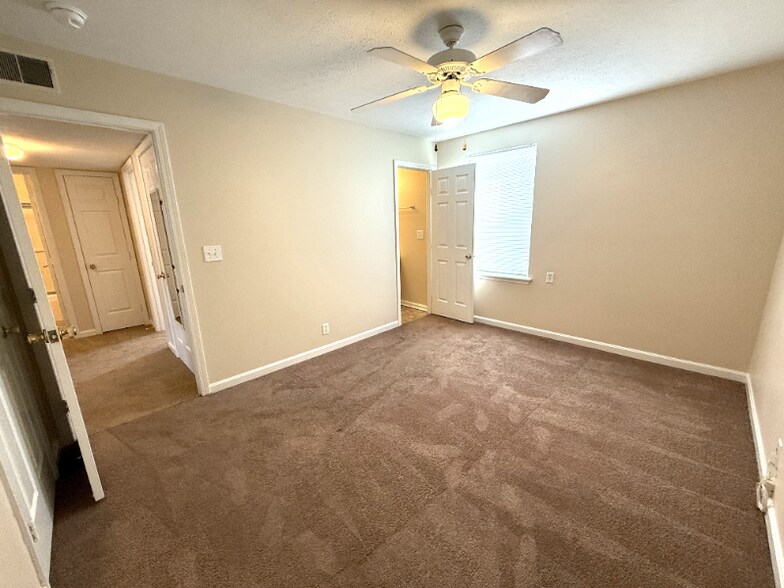 Building Photo - 7907 Canonero Way