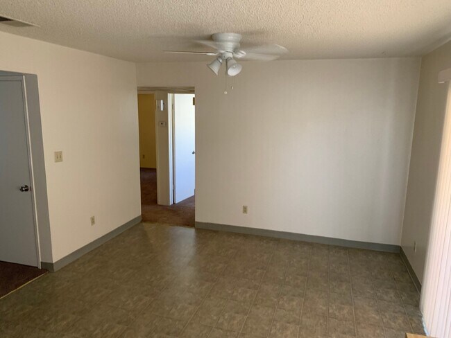 Building Photo - 3013 N Half Moon Dr