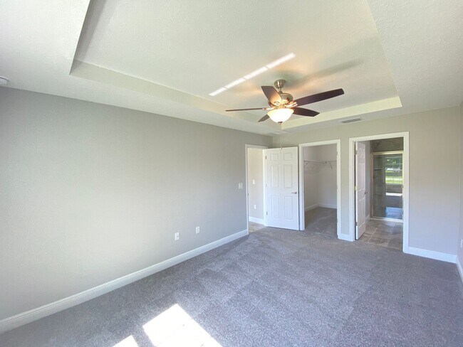 Building Photo - Desirable SW Ocala Neighborhood 4/2/2 *WON...