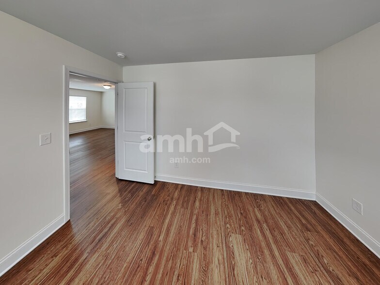Building Photo - 427 Catawba St
