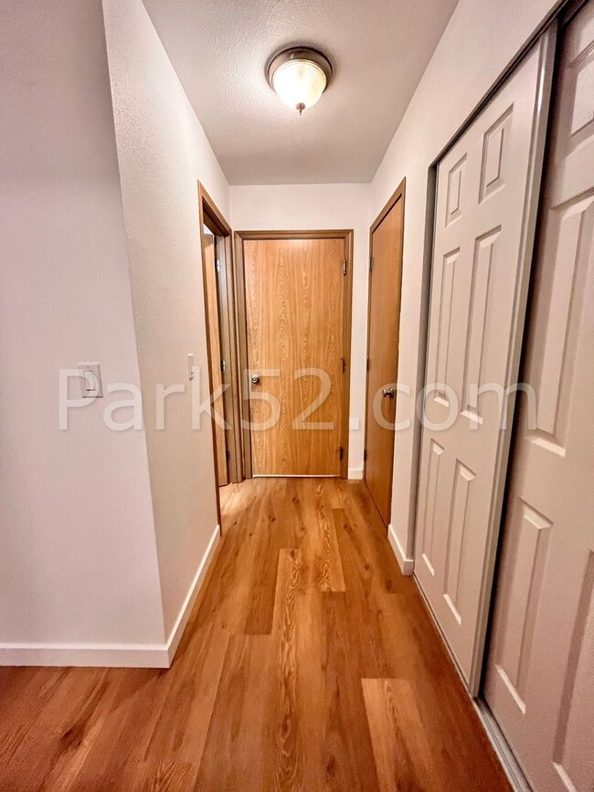 Building Photo - Remodeled 4 Bed 2.5 Bath Tacoma Single Fam...