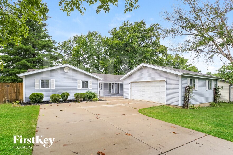 Building Photo - 11 S Lang Dr