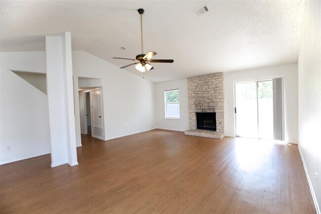 Building Photo - 9803 Meadowheath Dr