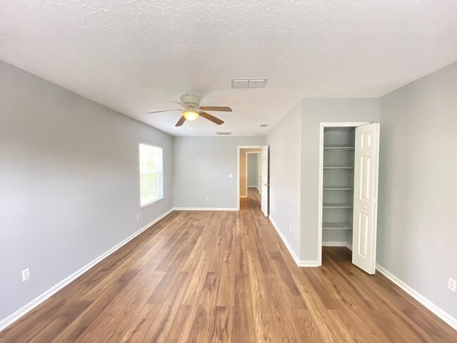 Building Photo - 5 bed / 2.5 bath Lake Nona Townhome!