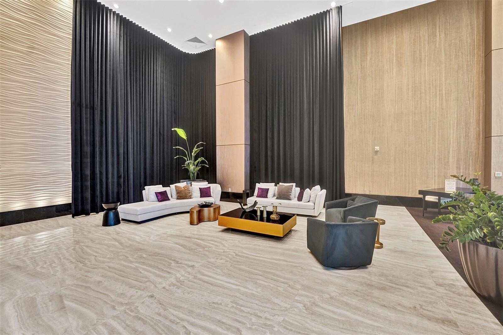 Building Photo - 950 Brickell Bay Dr