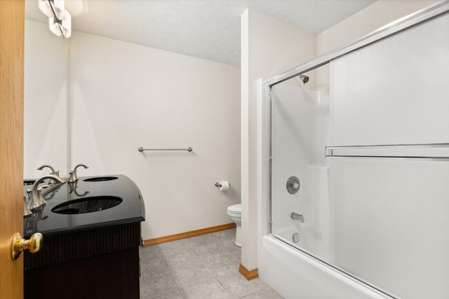 Building Photo - 2427 Reynolds Manor Dr