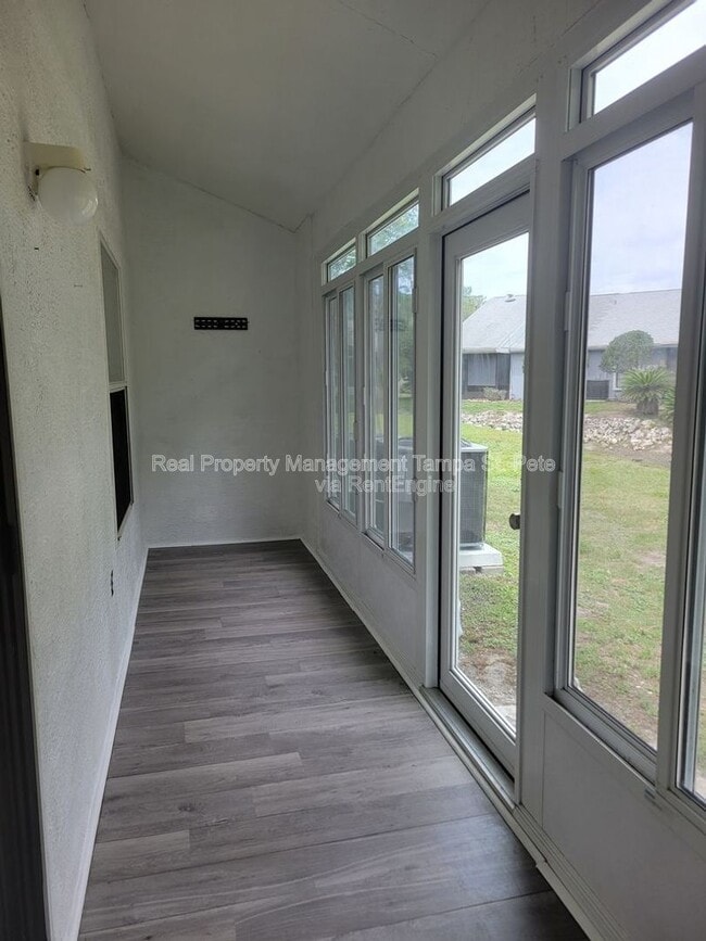 Building Photo - 12514 Hollybrook Ln