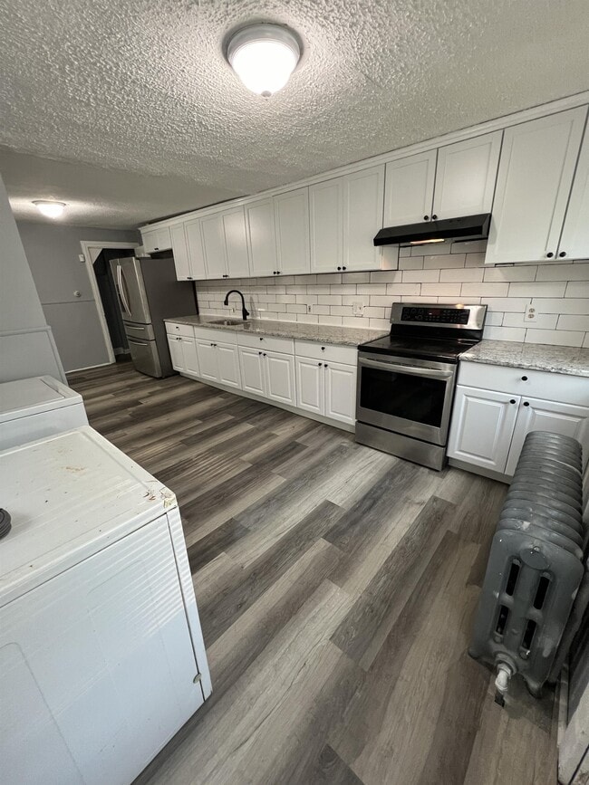 Building Photo - 85 Chestnut St