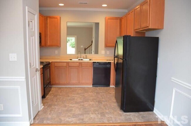 Building Photo - 650 Ganyard Farm Way