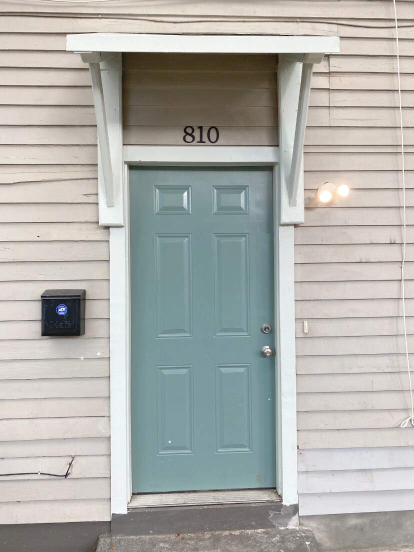 Building Photo - 2553 Saint Ann St