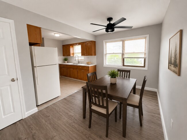 Building Photo - 3 Bed 1.5 Bath home **Available Now***