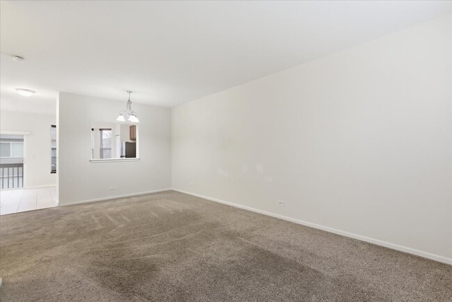 Building Photo - 28909 Pondview Dr