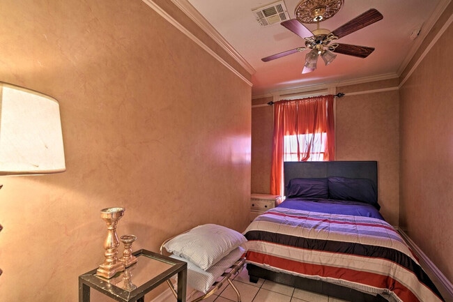 Building Photo - 2901 Broadway Avenue J