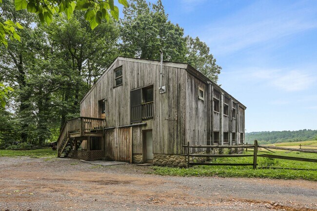 Building Photo - 9625 Hoffman Seachrist Road, Walkersville,...