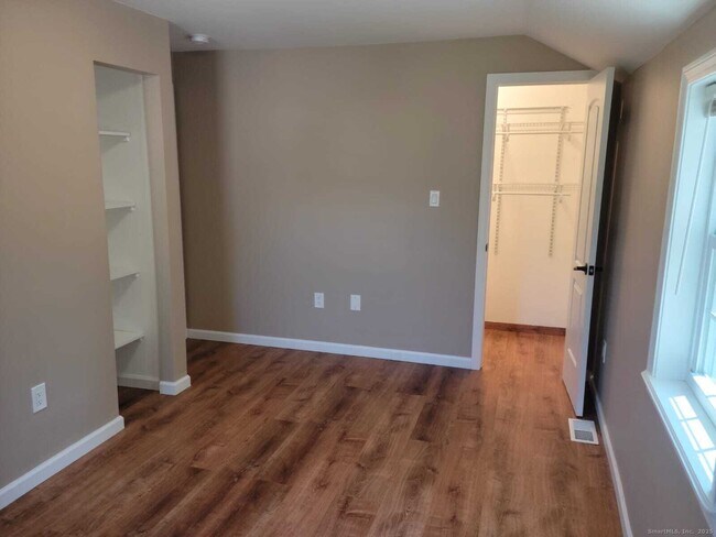 Building Photo - 62 High Ridge Dr