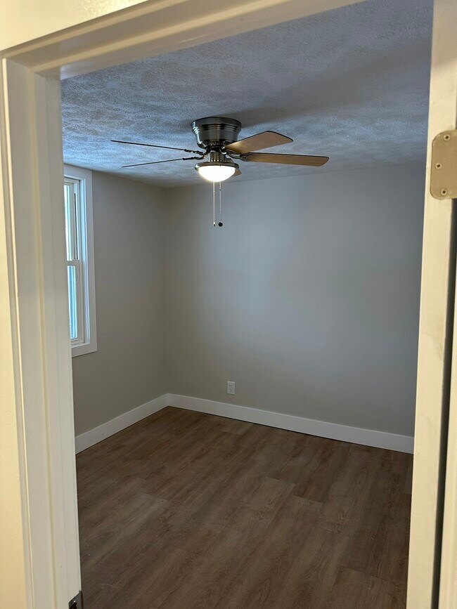 Building Photo - 523 Franklin Ave