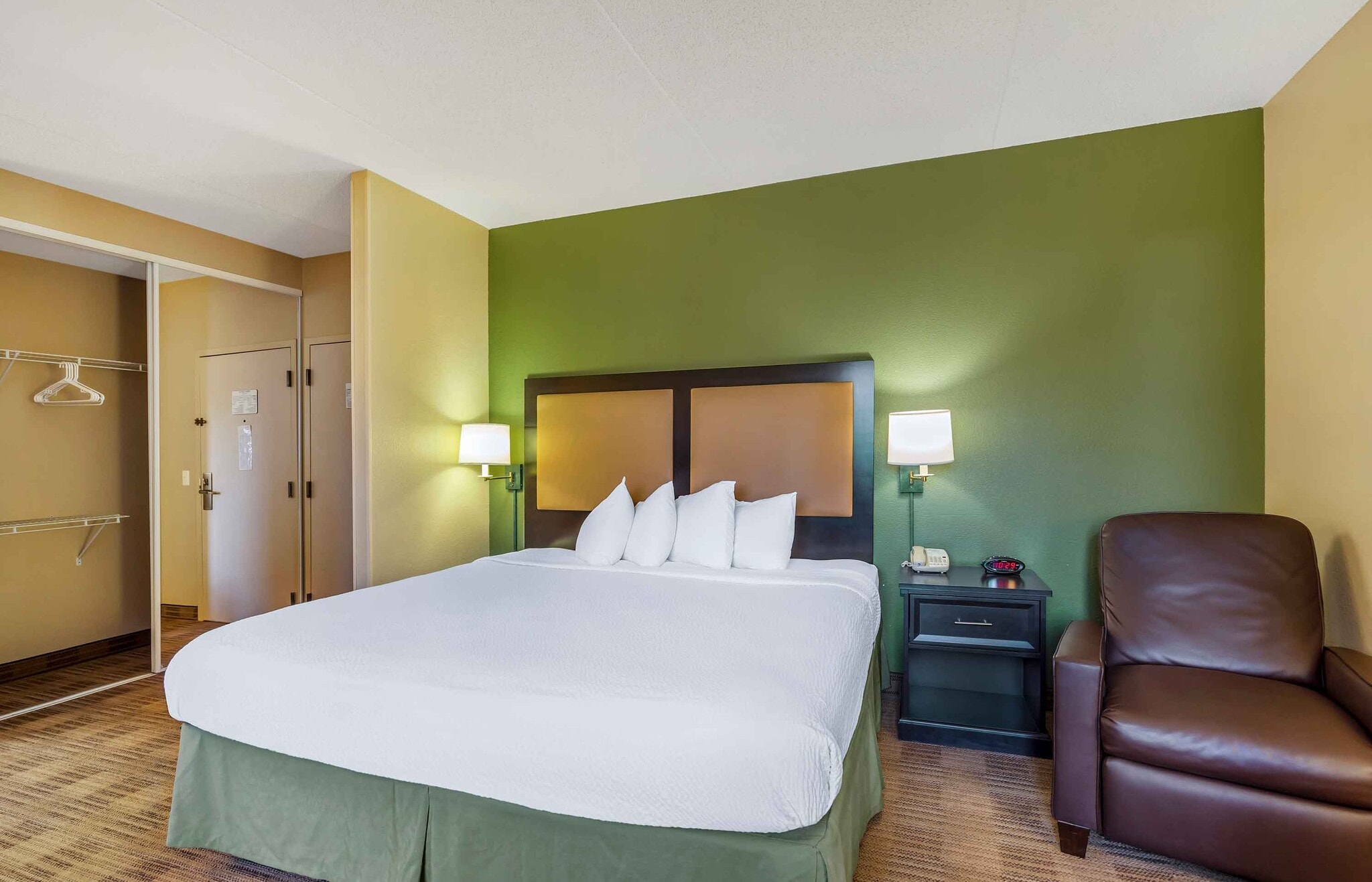 Building Photo - Furnished Studio-Chicago - Vernon Hills - ...