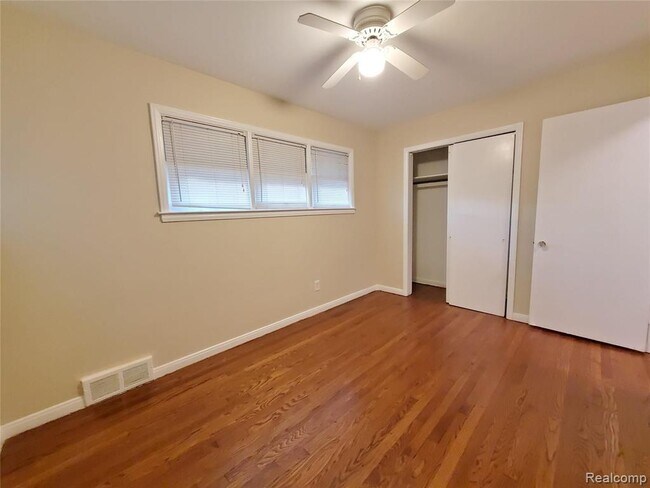 Building Photo - 11314 Lenore Ave