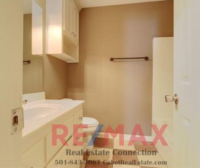 Building Photo - No Smoking. No Pets.