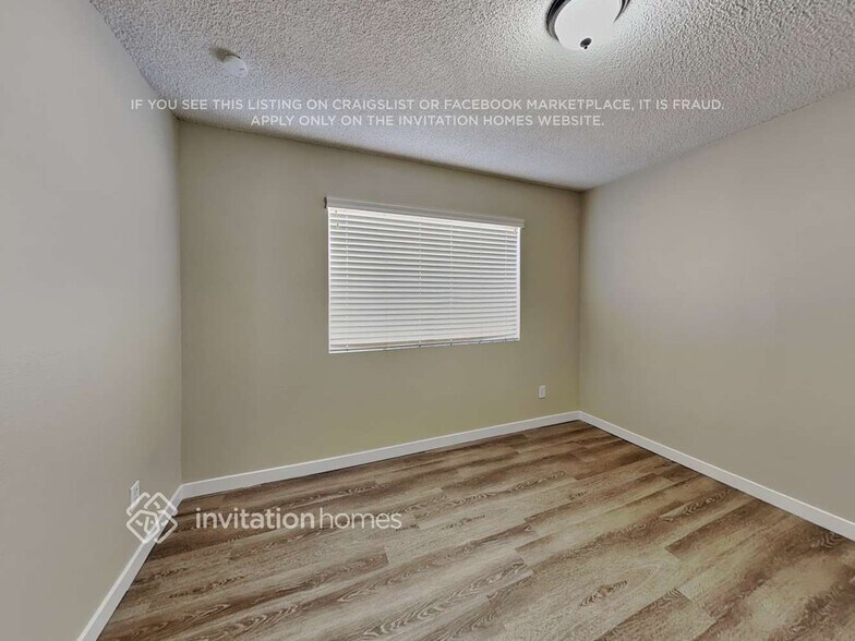 Building Photo - 3226 W Ross Ave