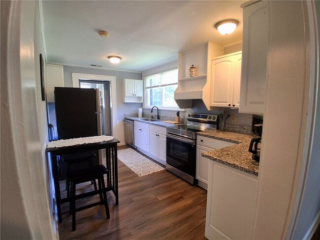 Building Photo - 506 Pinckney St