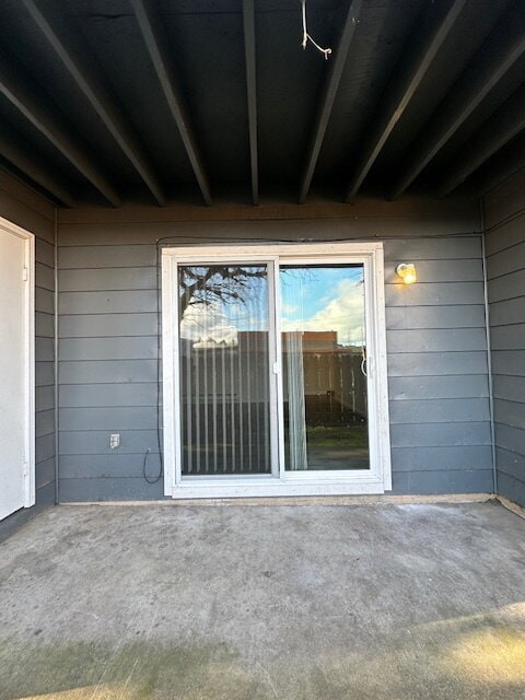 Building Photo - 2-Bedroom Apartment, 1st Floor, Near Transportation