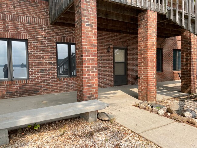 Building Photo - Three Bedroom Brick Ranch in Terrell with ...