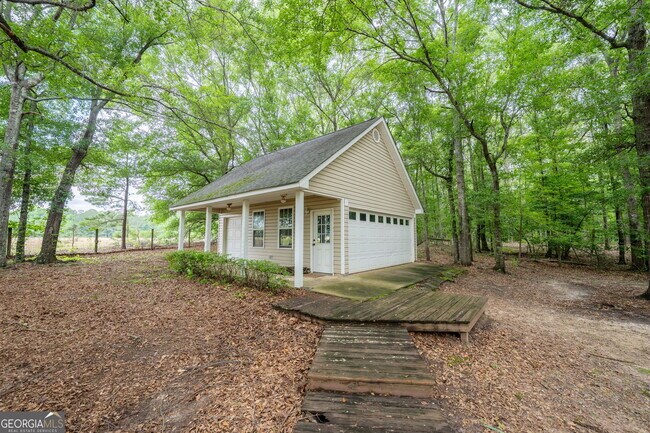 Building Photo - 209 Garrison Chase