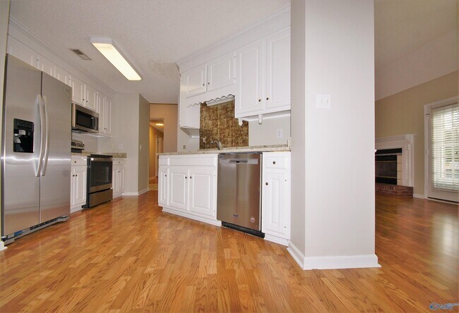 Building Photo - 115 Markum Ln