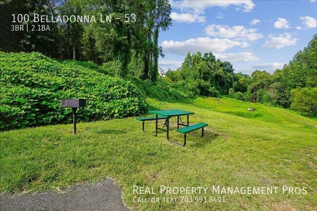 Building Photo - 100 Belladonna Ln
