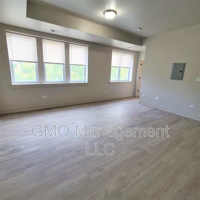 Building Photo - 1511 S Keeler Ave